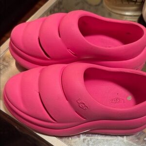 UGG Kids Bright Pink Foam Slide Clogs